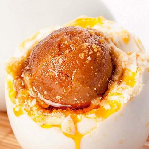 如何腌鸭蛋让鸭蛋流油,用白酒和盐腌好鸭蛋后怎么存放