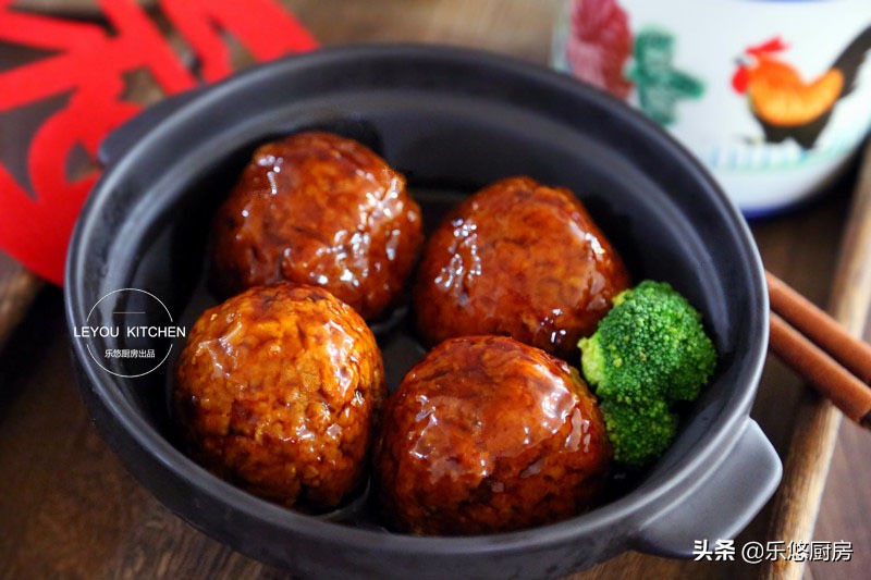 年夜饭肉丸怎么炖好吃又简单,年夜饭必备的家常菜萝卜肉丸子