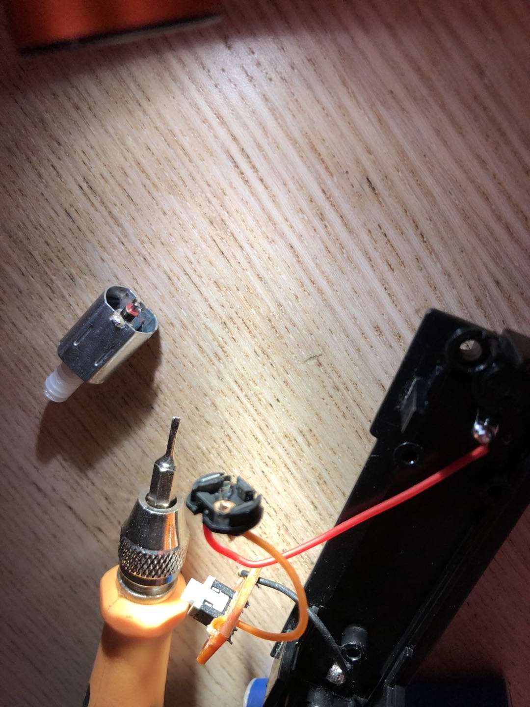 米兔维修螺丝刀,米兔轨道火车头维修