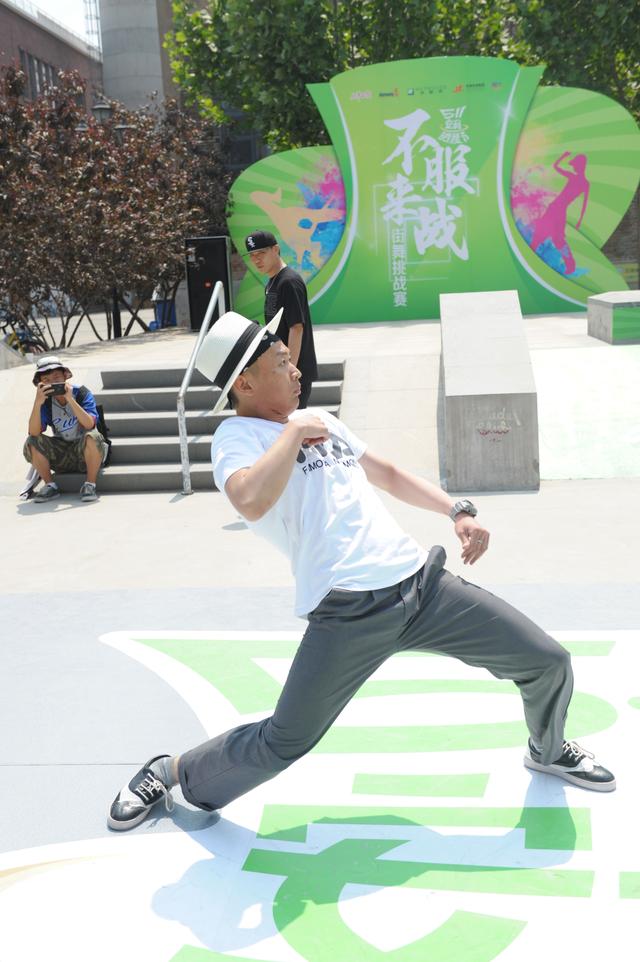 “安利‘511’我要腰”今开晒街舞争霸不服来战pick钟意小蛮腰