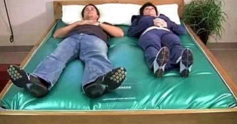 情侣酒店的床为何是圆形的解说,情侣酒店的床和普通的一样吗