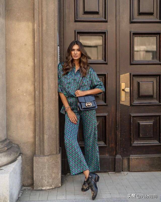 最近大火的“布洛克鞋”,居然可以这么时髦百搭!配裙子裤子都美