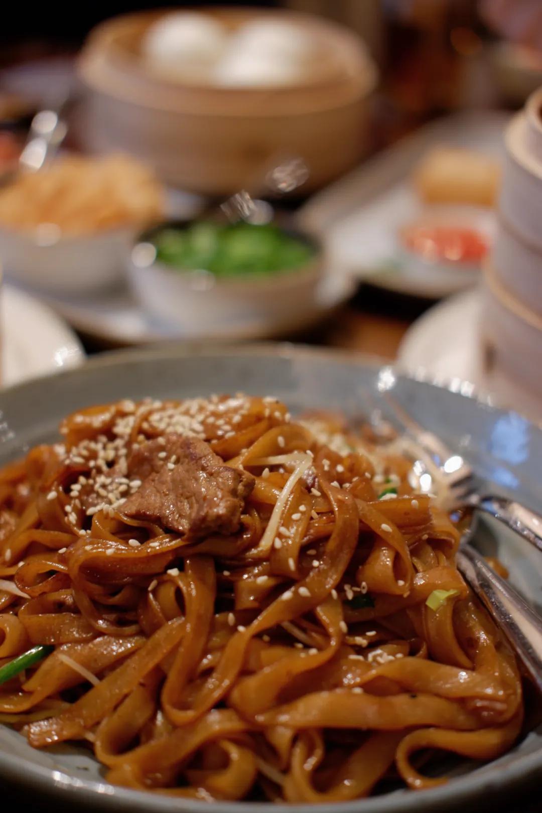 私藏菲律宾同款空中佛手，这座广东小城的落胃美食从早吃到晚