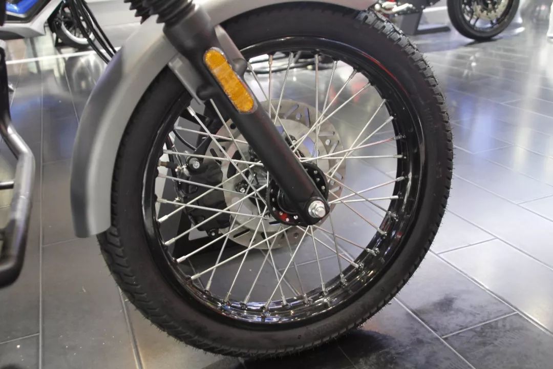 赛科龙RA2实拍，小排复古太子车，颜值不错，值得把玩