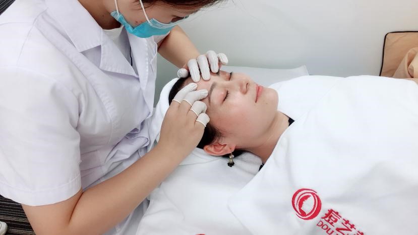 痘肌敏感肌救星!7月4日痘艺美·银石广场旗舰店开业大礼等你来