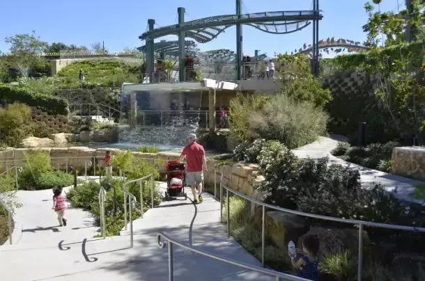 有趣的儿童花园,打造一个500平露台的共享儿童乐园