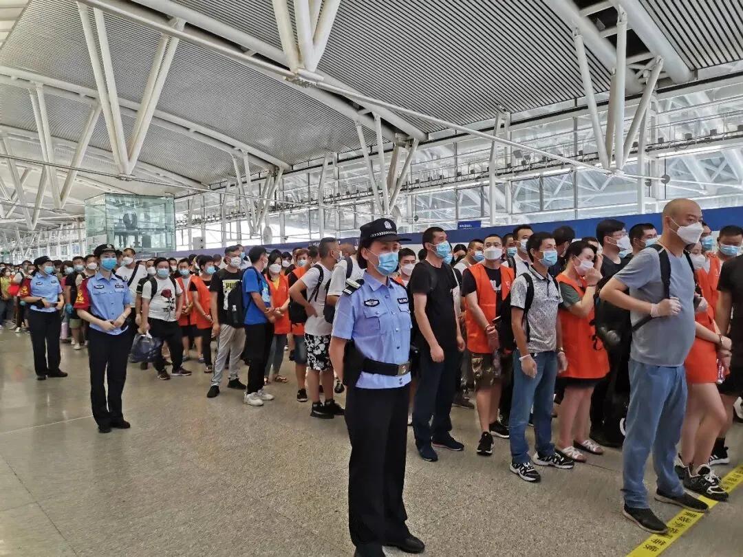 lv假货造假案涉案18亿判刑,lv假货造假案员工判刑