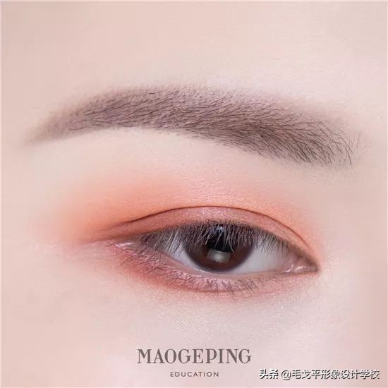 内双化眼妆使眼睛变大有神,眼妆怎样画得好看显得有神内双