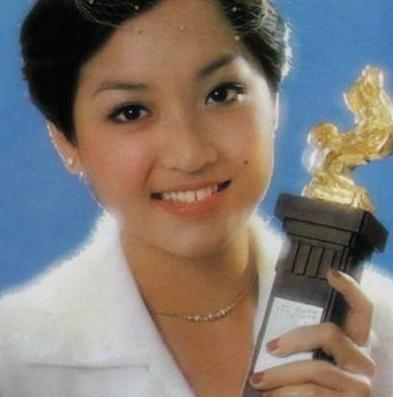 最惨的女明星被骗婚,盘点有过三段婚史的明星