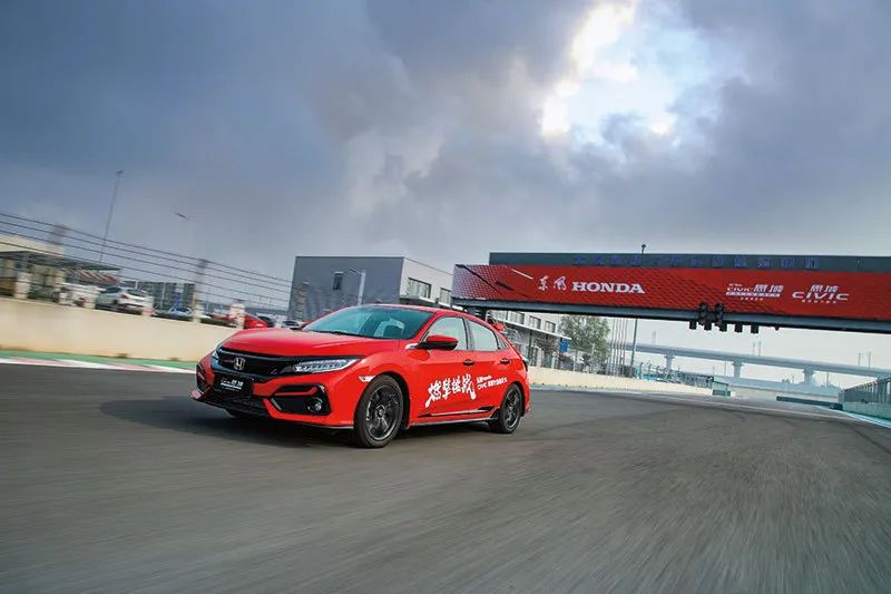 本田honda跑车试驾,东风hondatcr赛车