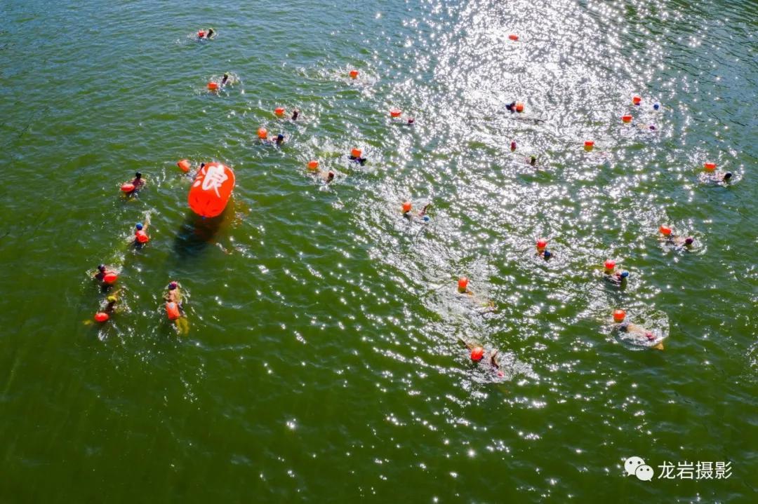 @龙岩人，让我们跟随无人机，一起飞跃闽西