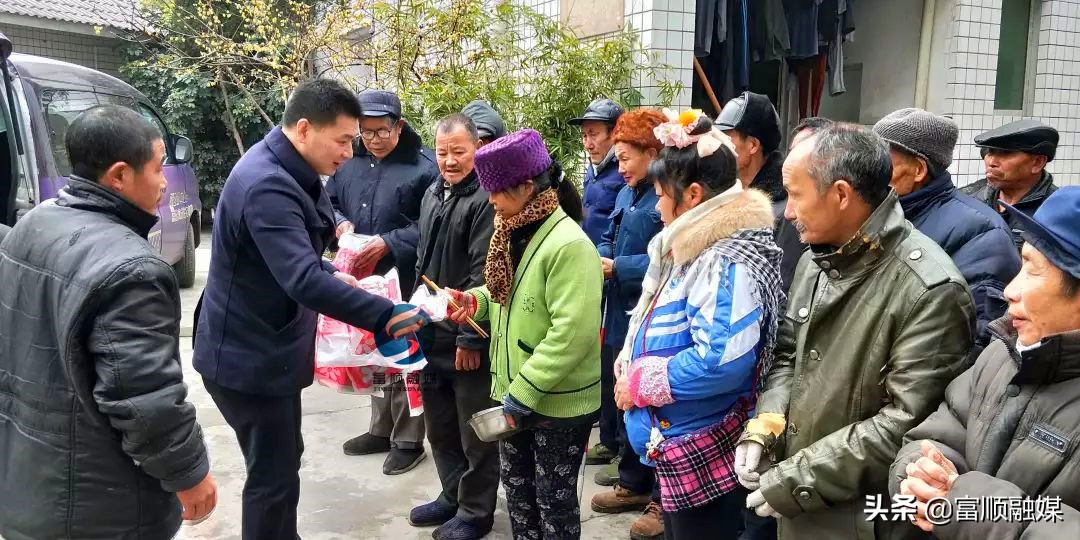 在富顺，有一艘皮具航母，她的名字叫中国红谷！