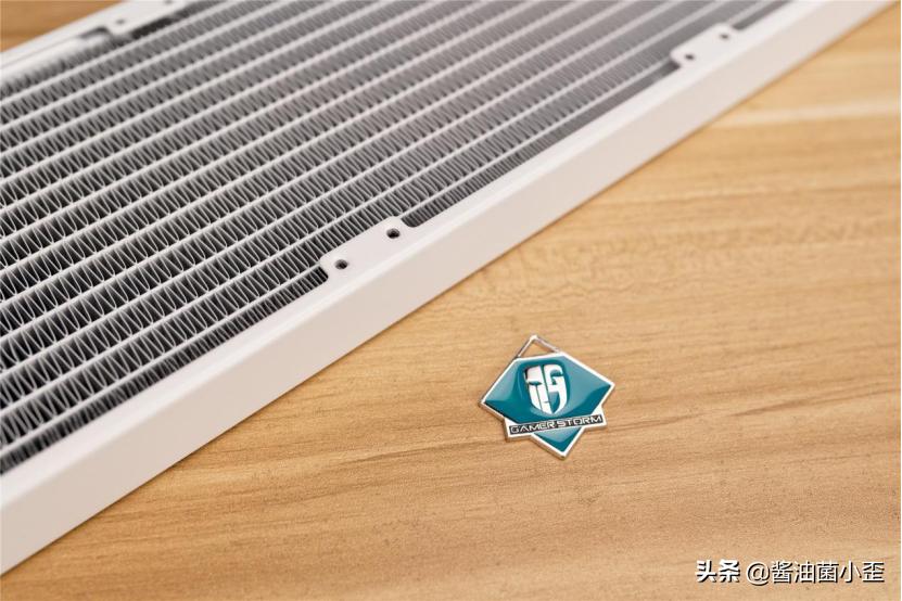 影驰rtx3090金属大师尺寸,影驰20周年纪念版rtx4090显卡开箱