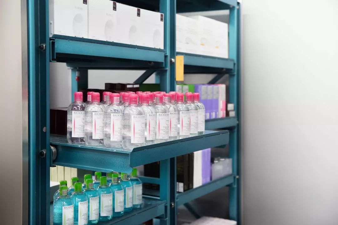 平价化妆品集合店,一线品牌化妆品集合店