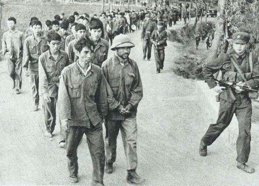 对越反击战抓俘真实视频,对越反击战我军被俘虏多少人