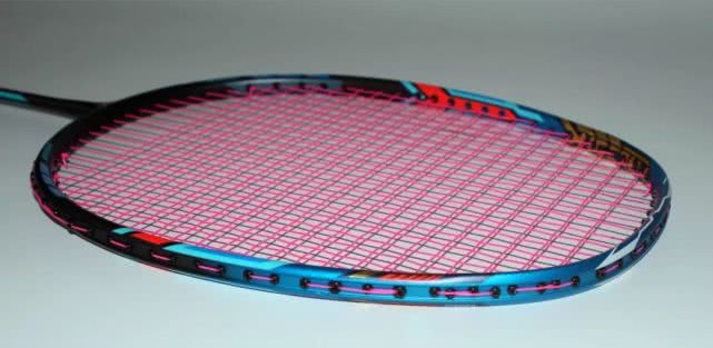 进攻型羽毛球拍推荐排行榜前十名,快速进攻高端羽毛球拍推荐