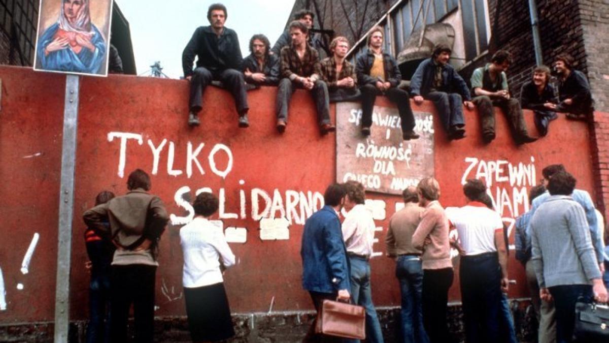 对苏联解体东欧剧变的经验和教训,苏联解体30年回顾与反思