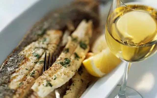 品红酒的基本步骤,品红酒的正确方法搞笑版