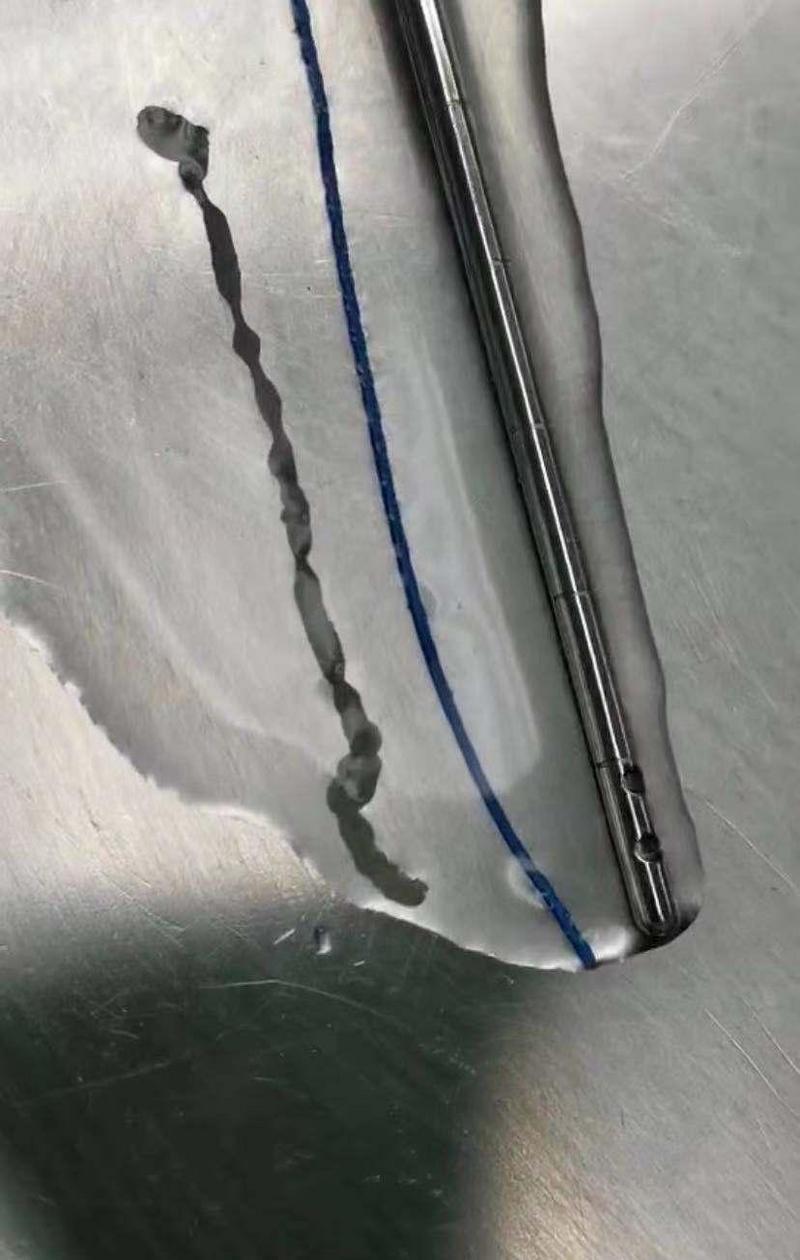 男子常年吃蛇身上长蛇鳞,男子吃蛇得一身病