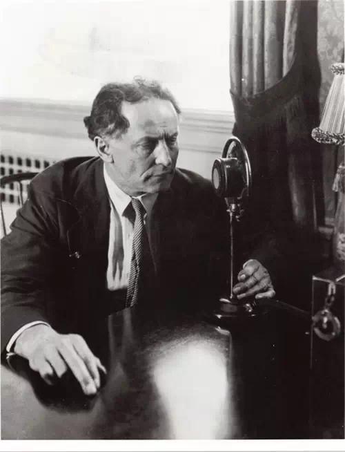 胡迪尼魔术事件完整视频,魔术大师胡迪尼传奇的一生