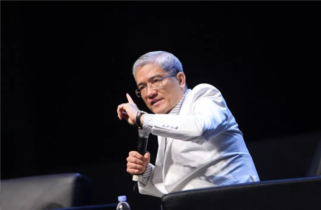 郎咸平揭露中国保险业的骗局,郎咸平是如何一步步跌落神坛的