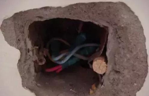 猫咪耳机线坏了怎么办,插座底盒坏了怎么办