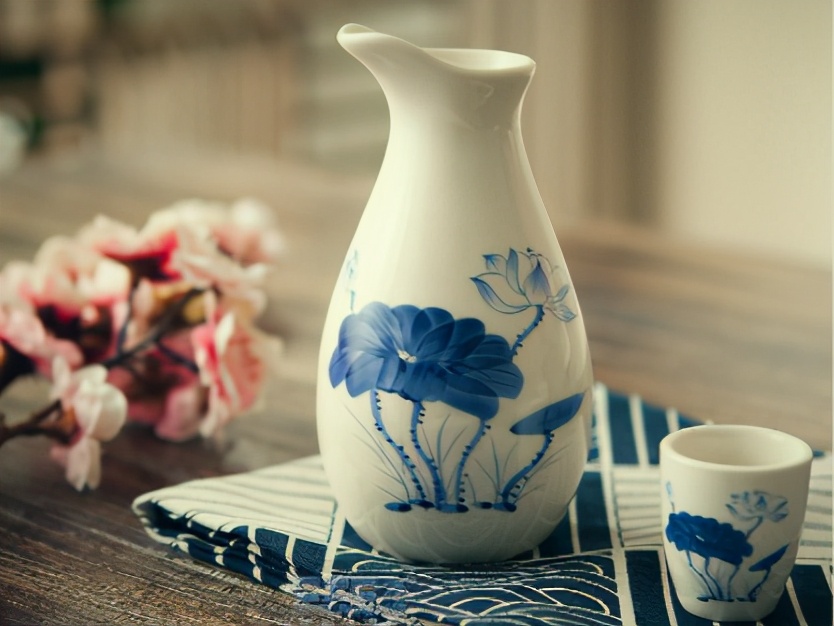 伏特加相当于中国的什么酒,伏特加就是白酒吗