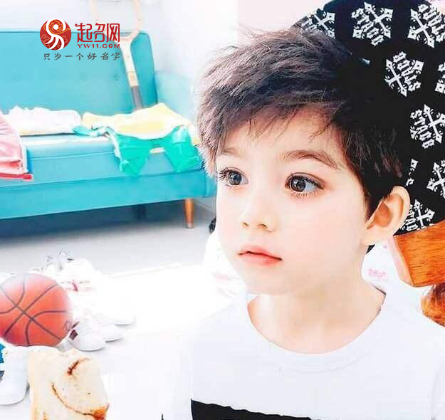 金榜题名男宝宝名字,超凡脱俗的男宝宝好名