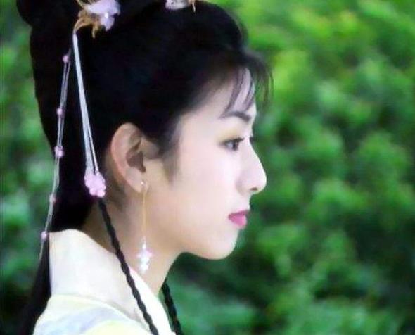 盘点那些甜美风的编发造型,创意编发造型不易散了解一下