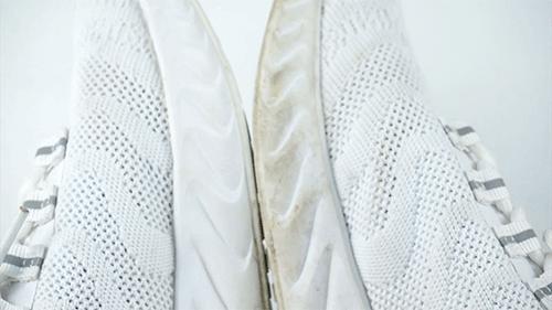 小白鞋去污摆脱暗黄,小黑鞋怎么清洗才干净