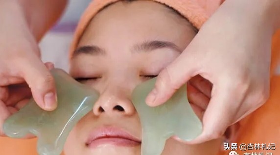 怎样刮痧脸部才是正确的,面部如何刮痧才正确