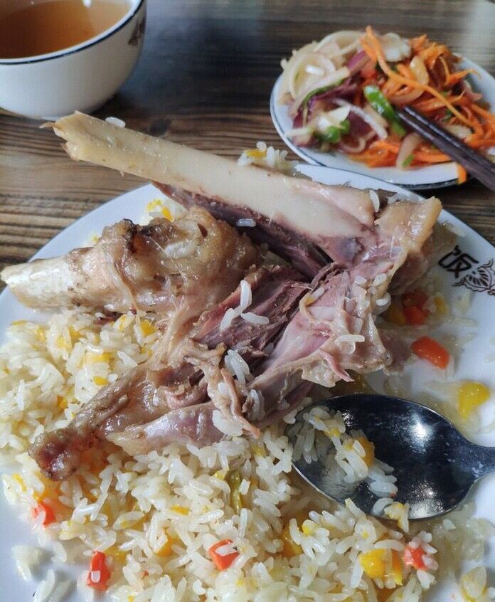 乌鲁木齐的哪个地方抓饭好,乌鲁木齐市抓饭好吃的店