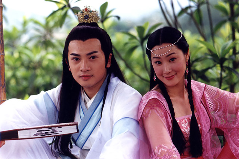 出生7天父母离婚,遭兄母凌虐嫌弃,演《绝代双骄》成最美慕容九