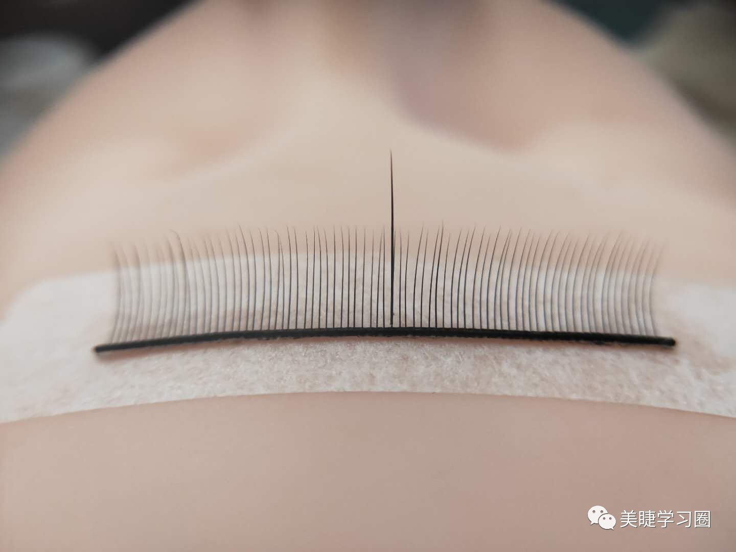 睫毛长扎眼睛该如何处理,睫毛长扎眼睛怎么办小妙招