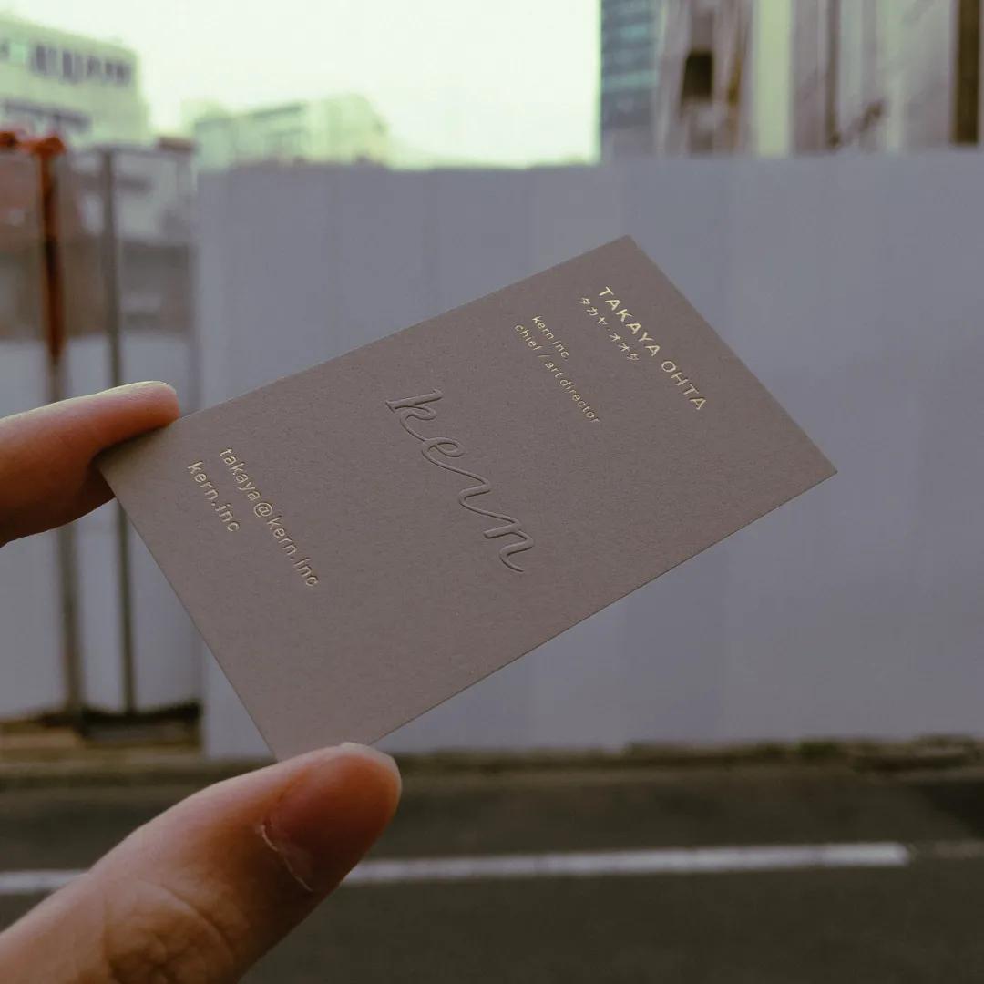 名片的纸张效果怎么制作,纯文字logo设计技法