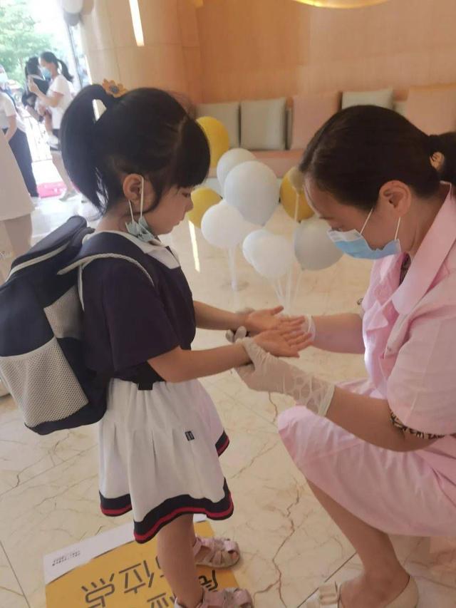 描写犹豫不决时的心理活动五年级,描写期待落空的片段五年级100字