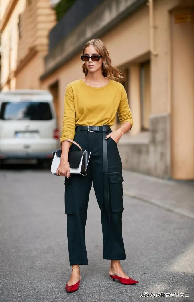 2020最潮搭配少不了这一条工装裤,初秋工装裤搭什么上衣