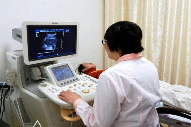 做试管婴儿的女人痛苦吗,女性做试管婴儿有多痛苦