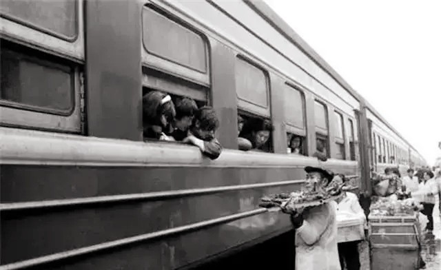 女飞贼宋莲萍拜高僧为师轻功了得,70年代国内第一女飞贼