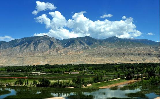 青海是著名的旅游圣地,青海这么美你会去看吗