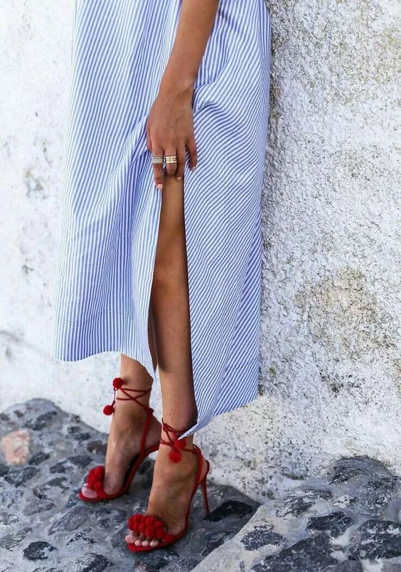 脚皮肤黑穿什么颜色鞋子显白,脚黑适合穿什么鞋子夏