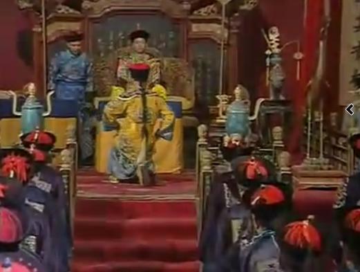 清代乾隆帝禅让皇位给嘉庆后，他们之间关系如何，嘉庆是傀儡吗？