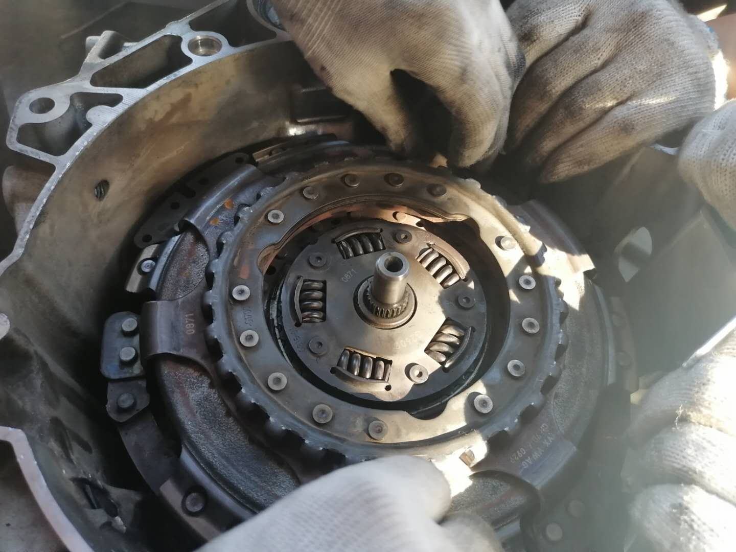 14款帕萨特干式双离合维修,帕萨特dq200能换湿式的双离合吗