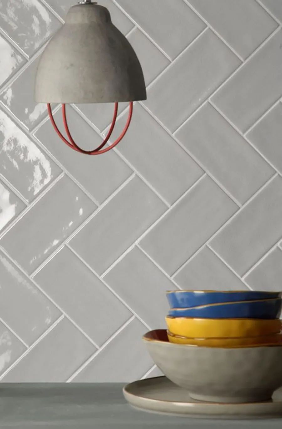 卫生间地面铺什么瓷砖好看又实用,卫生间小选什么样的瓷砖美观