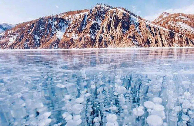 潜水湖底发现27年前死尸,干旱湖底惊现4具尸骨