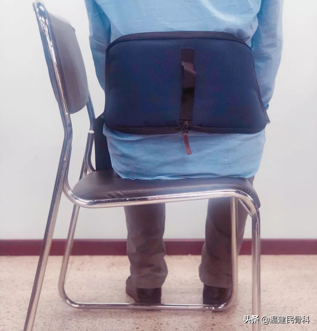 久坐久站腰酸背痛怎么回事,久站久坐脊椎疼腰疼挂什么课
