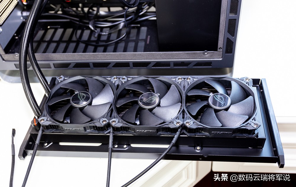 ROGStrix风神XF120磁悬浮风扇，让系统火力全开