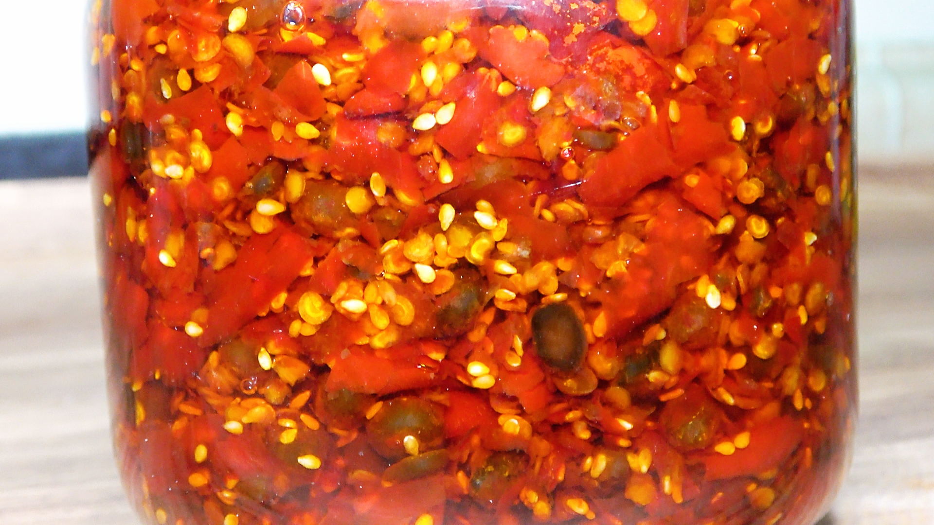 老干妈香辣豆豉酱的配方与制作,老干妈豆豉酱怎么做成的呢