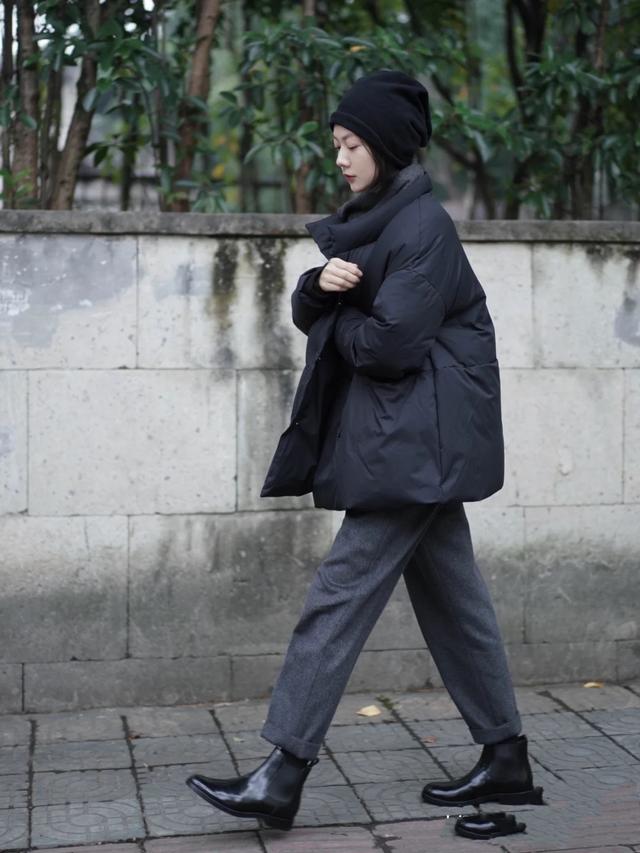 羽绒服去灰小诀窍,黑色羽绒服沾灰尘是质量问题吗