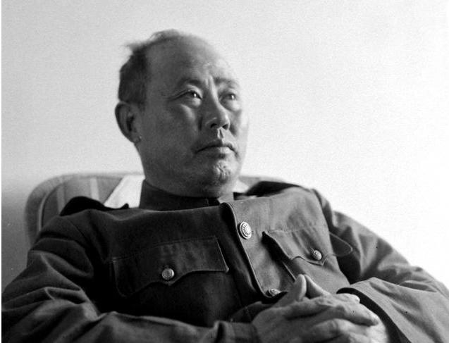 绥远战役，*荣臻聂**联手贺龙未克傅作义，聂帅总结：不打无把握之仗